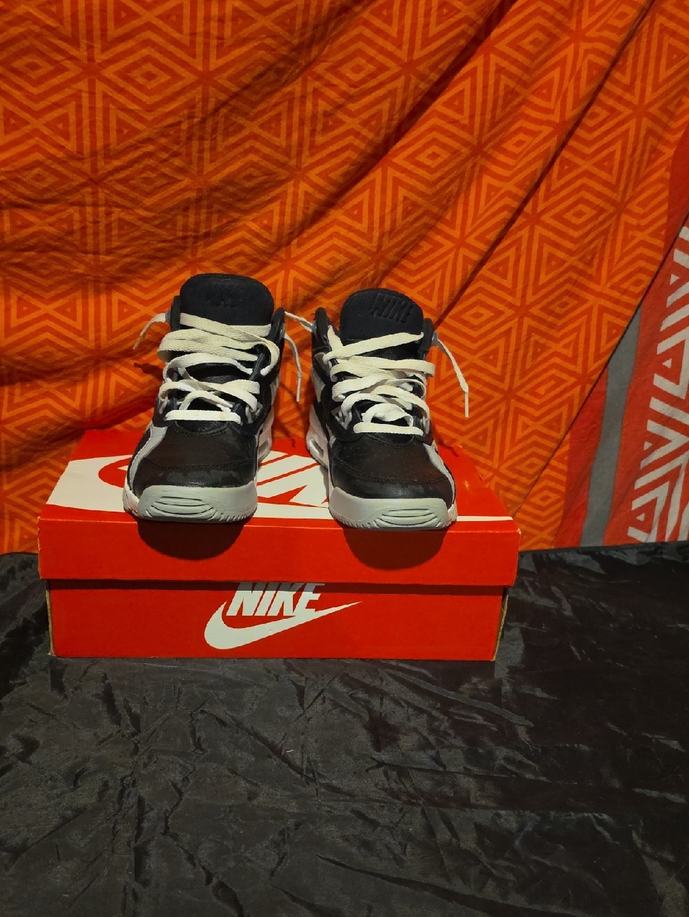 Nike Kids Black and Gray Low-Top Sneakers with White Laces